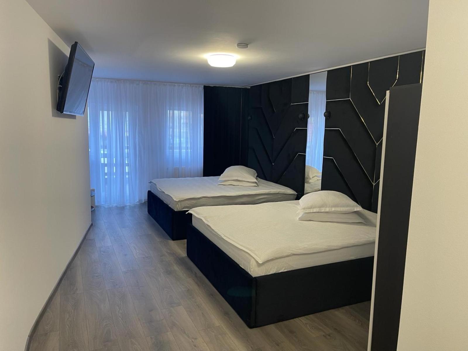 בוסטאני Camere De Inchiriat La Tuguiata מראה חיצוני תמונה